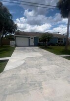 1790 SE North Buttonwood Dr in Port St. Lucie, FL - Building Photo