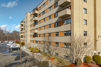 The Towers in Wallingford, CT - Building Photo - Building Photo