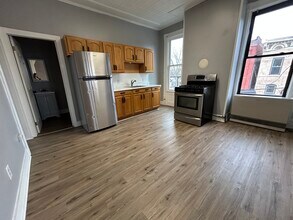 84 Vliet St, Unit 3F in Cohoes, NY - Building Photo - Building Photo