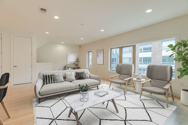 property at 919 N 5th St