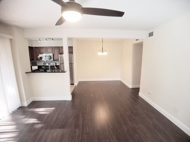 property at 2936 Antique Oaks Cir