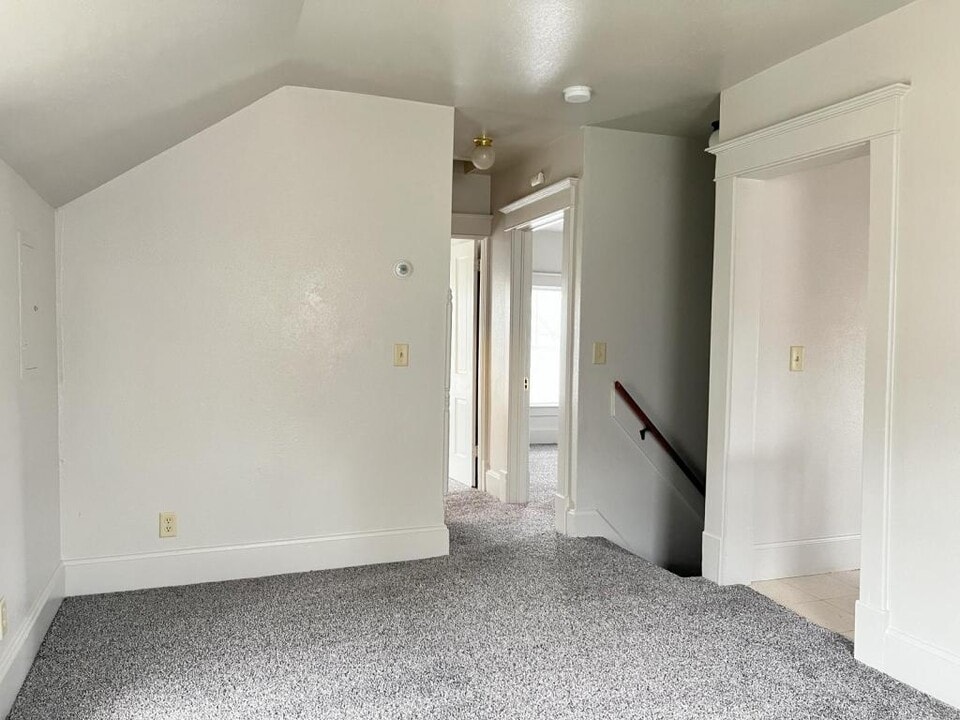 415 W 4th St in Muscatine, IA - Building Photo