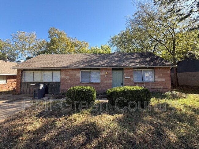 property at 3741 N Garrison Ave