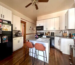 952 N Hoyne Ave in Chicago, IL - Building Photo - Building Photo