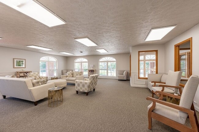 ANTHONY SQUARE SENIOR LIVING in Terre Haute, IN - Foto de edificio - Building Photo