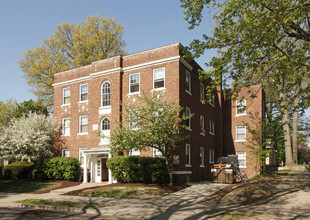 Dean Apartments in East Lansing, MI - Foto de edificio - Building Photo