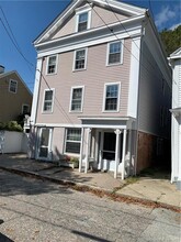 22 Pearl St-Unit -3 in Stonington, CT - Building Photo - Building Photo