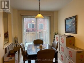 34 Sussexvale Dr in Brampton, ON - Building Photo - Building Photo