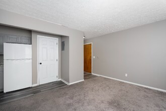4600 Winston Ave-Unit -11 in Taylor Mill, KY - Building Photo - Building Photo