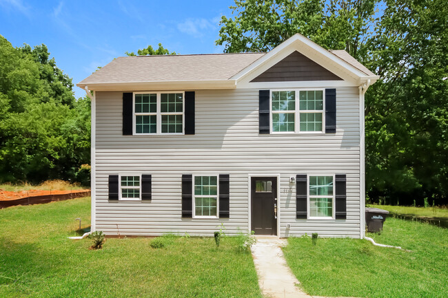 1115 Fifth St in Statesville, NC - Building Photo - Building Photo