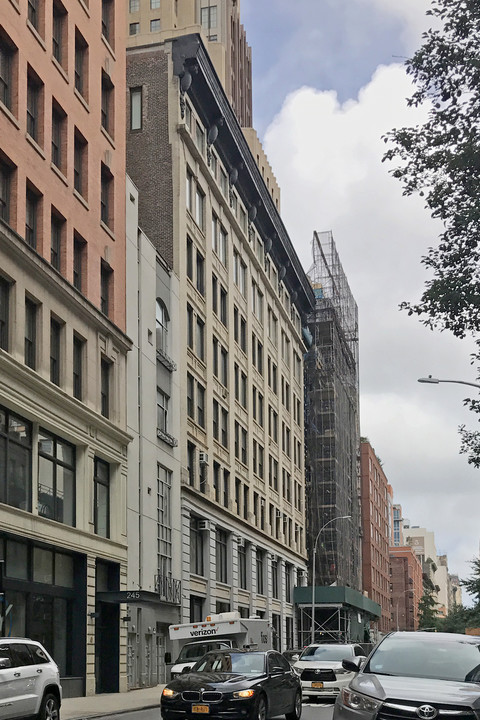 227-239 W 17th St in New York, NY - Building Photo