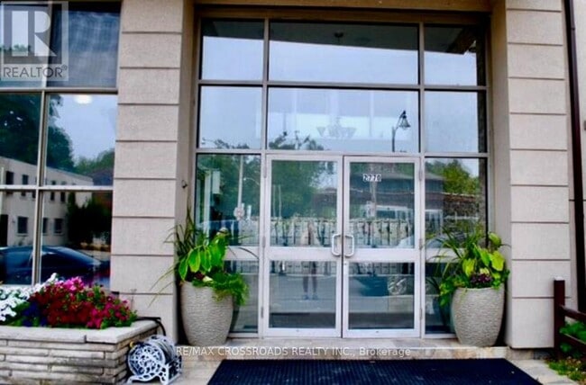 property at 2770-2770 Yonge St