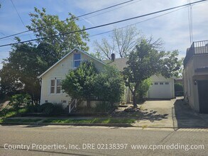 2067 Butte St in Redding, CA - Building Photo - Building Photo