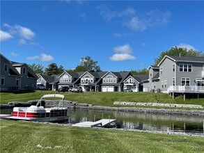 7504 Birdsong Ln in Cicero, NY - Building Photo - Building Photo
