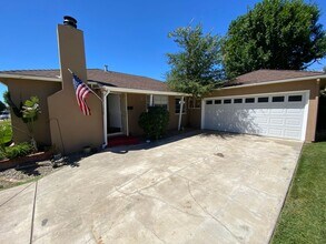 130 Gardiner Way in Rio Vista, CA - Building Photo - Building Photo