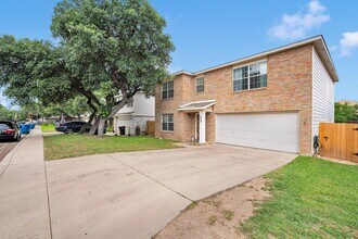 5827 Waterford Oaks in San Antonio, TX - Building Photo - Building Photo