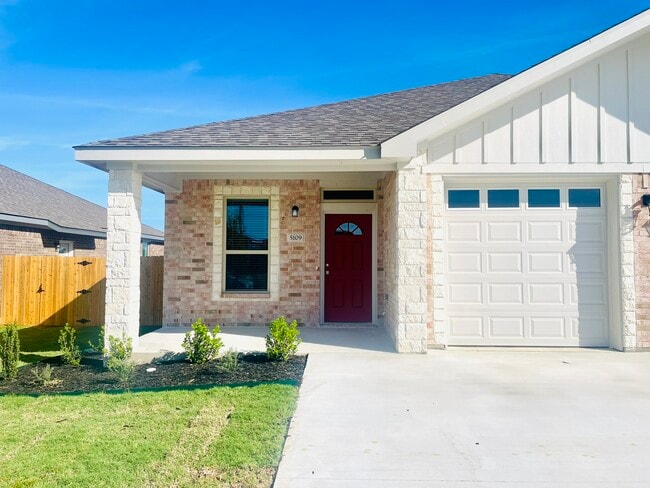 property at 5109 Rose Gdn Lp