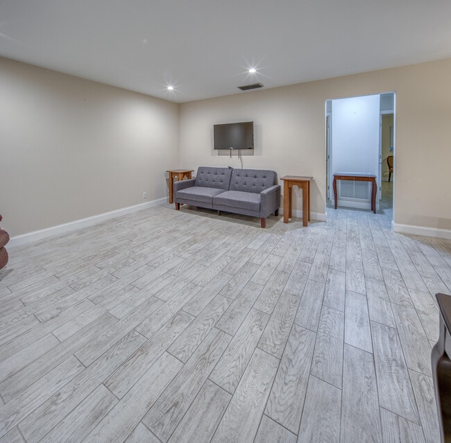 301 S Lakeside Dr in Lake Worth Beach, FL - Building Photo - Building Photo