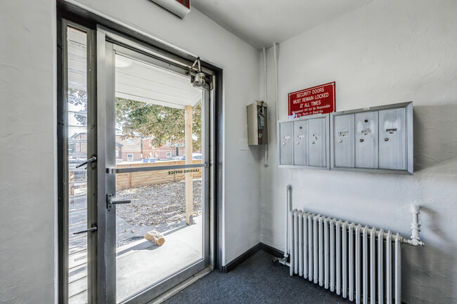 South Bannock Apartments in Englewood, CO - Building Photo - Building Photo