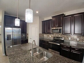 10143 Newminster Loop in Ruskin, FL - Building Photo - Building Photo