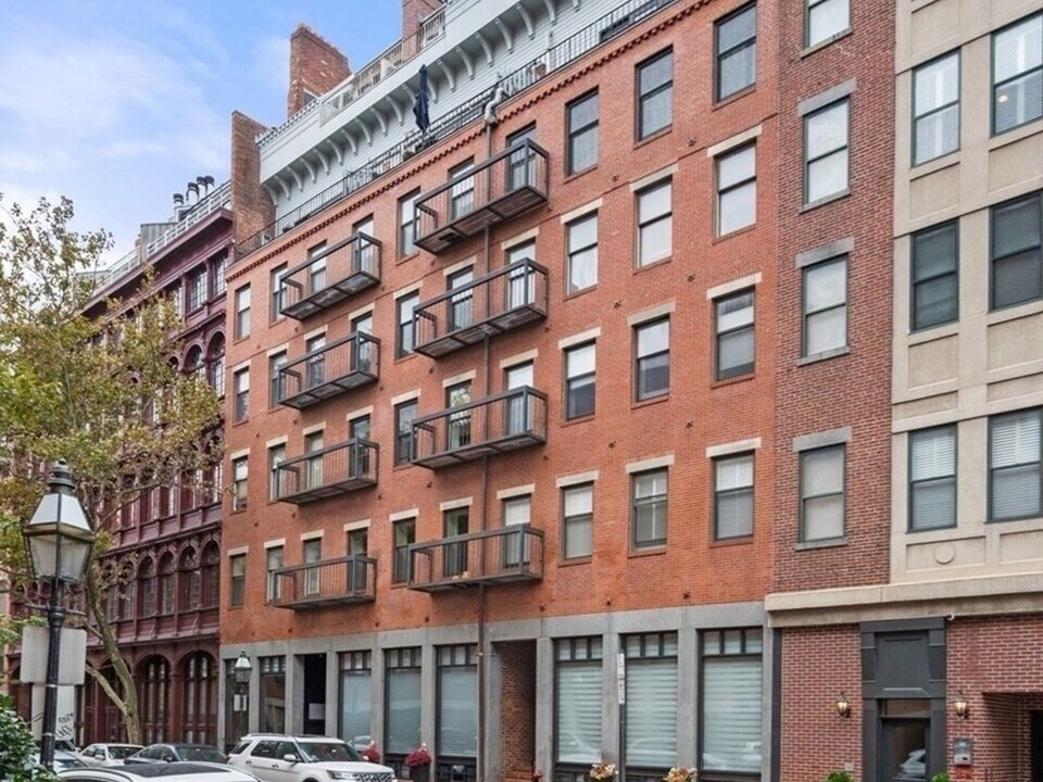 130 Fulton St, Unit 7 in Boston, MA - Building Photo