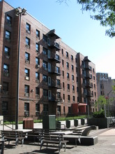 St. Marks in Brooklyn, NY - Foto de edificio - Building Photo