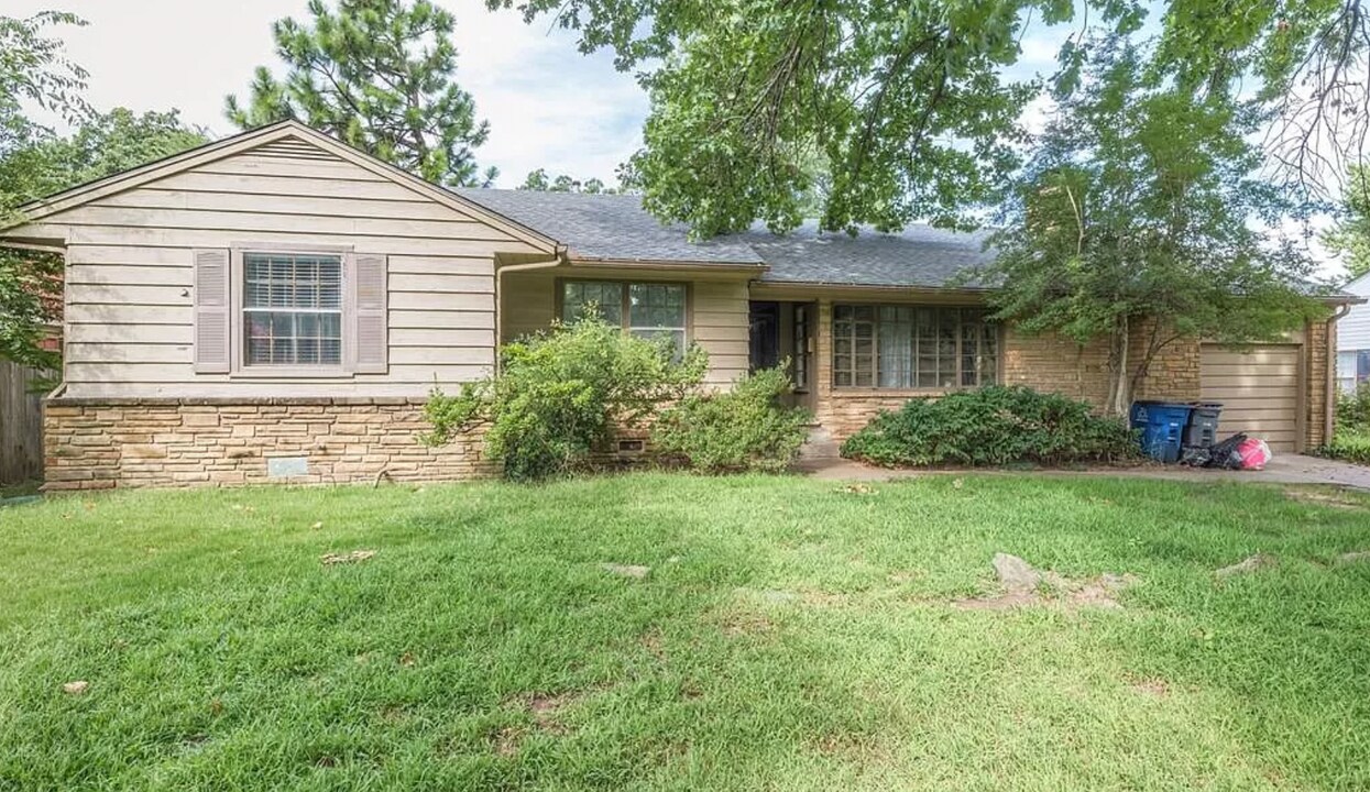 3842 S Trenton Ave in Tulsa, OK - Building Photo