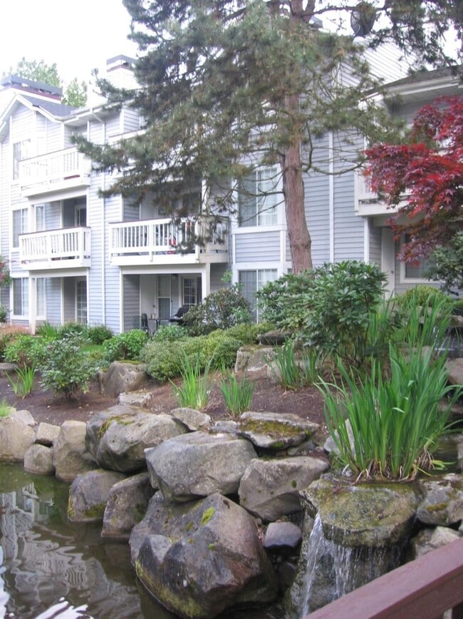 11112 NE 124th Ln, Unit D-314 in Kirkland, WA - Building Photo - Building Photo