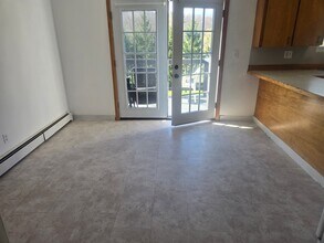 1156 Glenwood Rd in Vestal, NY - Foto de edificio - Building Photo