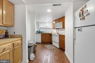 846 Corinthian Ave-Unit -1 in Philadelphia, PA - Building Photo - Building Photo