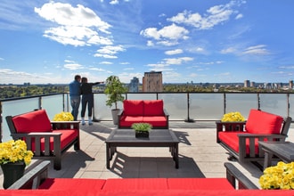Nuovo in Ottawa, ON - Building Photo - Building Photo