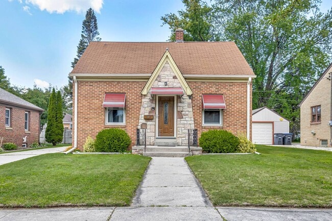 property at 2916 S 10th St