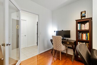 851 N Glebe Rd in Arlington, VA - Foto de edificio - Building Photo