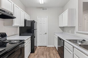 Pecan Creek on McKinney Apartments in Denton, TX - Building Photo