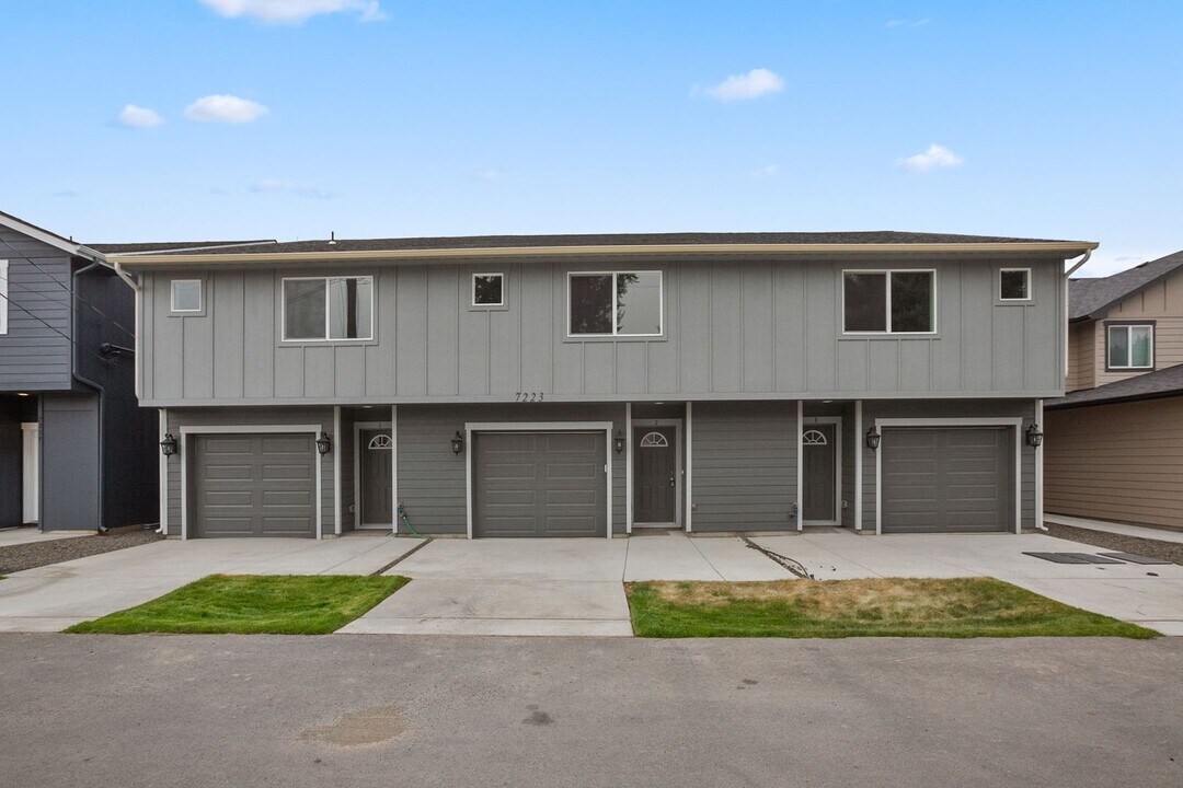 7223 E Pacific Way in Spokane Valley, WA - Building Photo