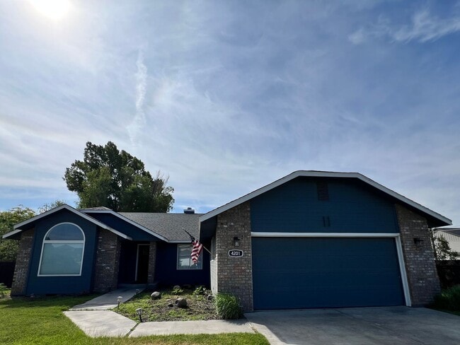 property at 4201 Cove W Dr