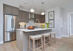 1650 Commonwealth Ave, Unit 604 in Boston, MA - Building Photo