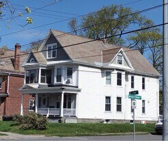 1381 Union St in Schenectady, NY - Building Photo
