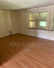 8025 Elaine Ct in Norfolk, VA - Building Photo - Building Photo