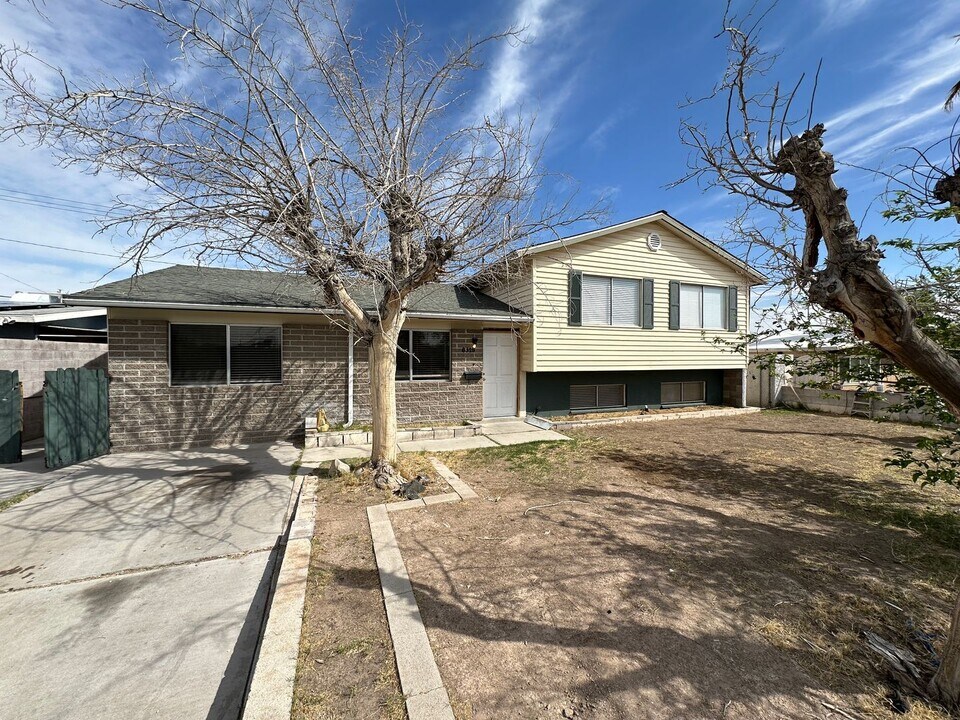 6328 Alta Dr in Las Vegas, NV - Building Photo