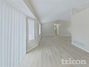 14098 Yosemite Ave S in Savage, MN - Building Photo - Building Photo