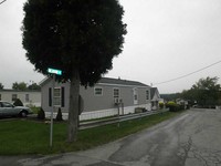 Domhoff's Mobile Home Park in Renfrew, PA - Foto de edificio - Building Photo