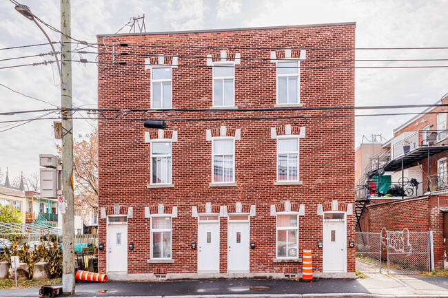 446 Hickson Rue in Verdun, QC - Building Photo - Building Photo