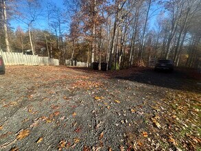 4562 Gavin Woods Ct in Catlett, VA - Building Photo - Building Photo