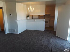 72701 Willow St in Palm Desert, CA - Foto de edificio - Building Photo