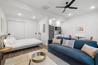 49 Navasota St in Austin, TX - Building Photo - Building Photo