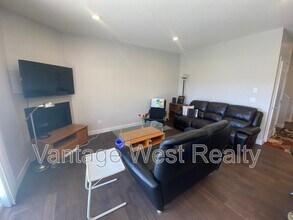 3075-3075 Vint Rd in Kelowna, BC - Building Photo - Building Photo