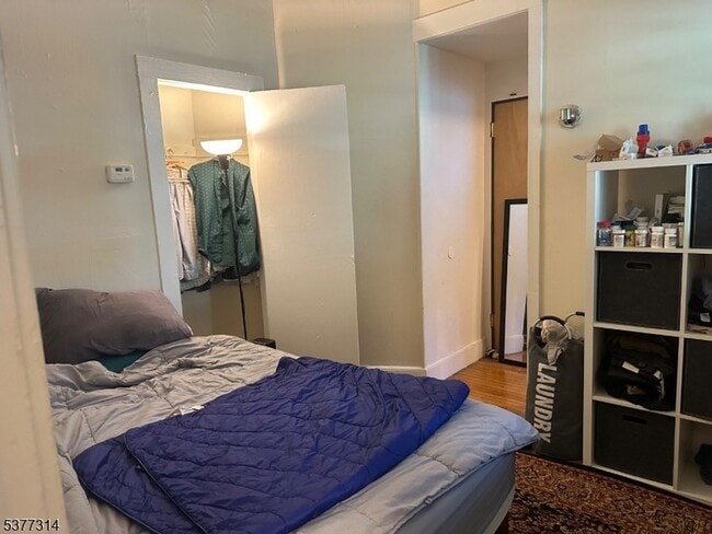 98 Elm St in Montclair, NJ - Building Photo - Building Photo