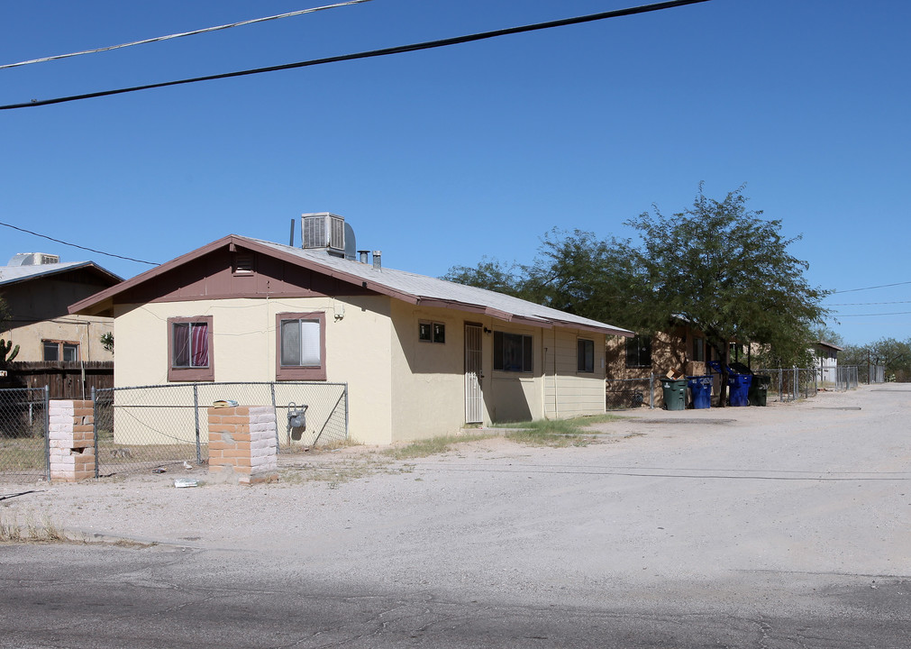 2522-2534 N Estrella Ave in Tucson, AZ - Foto de edificio