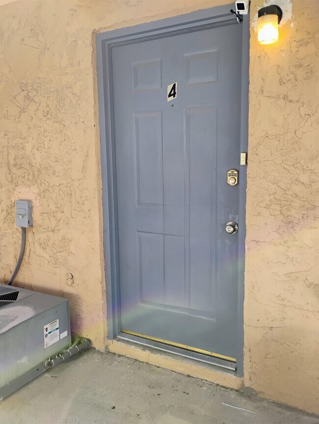 710 W Cantu Rd in Del Rio, TX - Building Photo - Building Photo